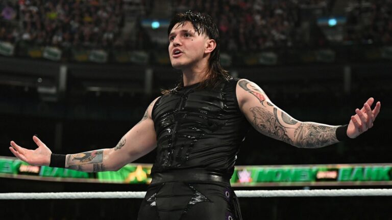 Dominik Mysterio Reportedly Signs New WWE Contract