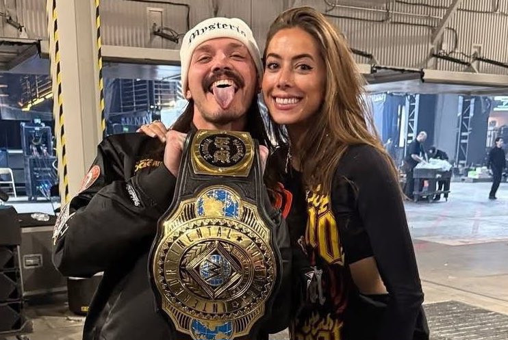 Dominik Mysterio Recalls His Wife Encouraging Him To Begin Training For Professional Wrestling