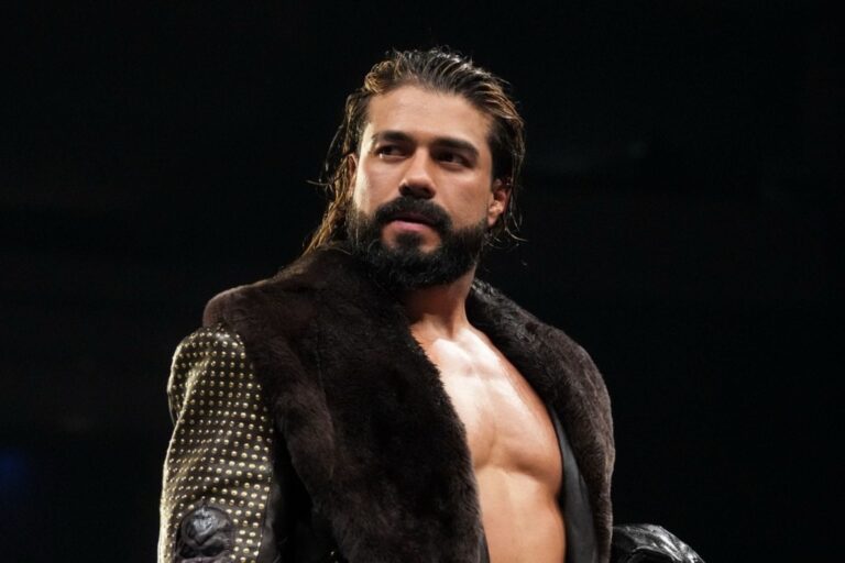 Andrade El Idolo Says He Came Up With The Idea Of Taking Selfies With Female Fans During His AEW Matches